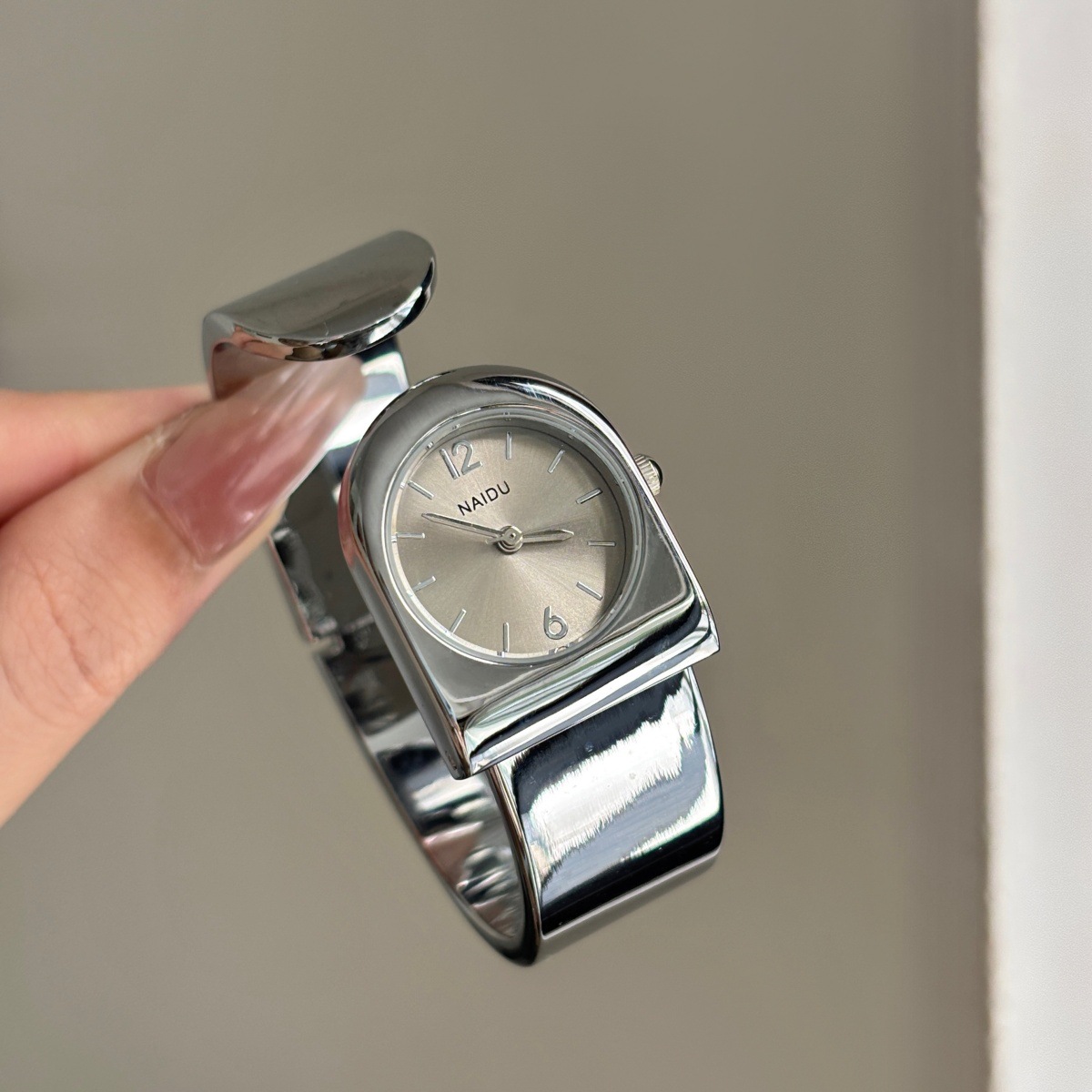 Reloj de Pulsera Dorado Nuevo  - Luxury Watch Levels reseña y precio