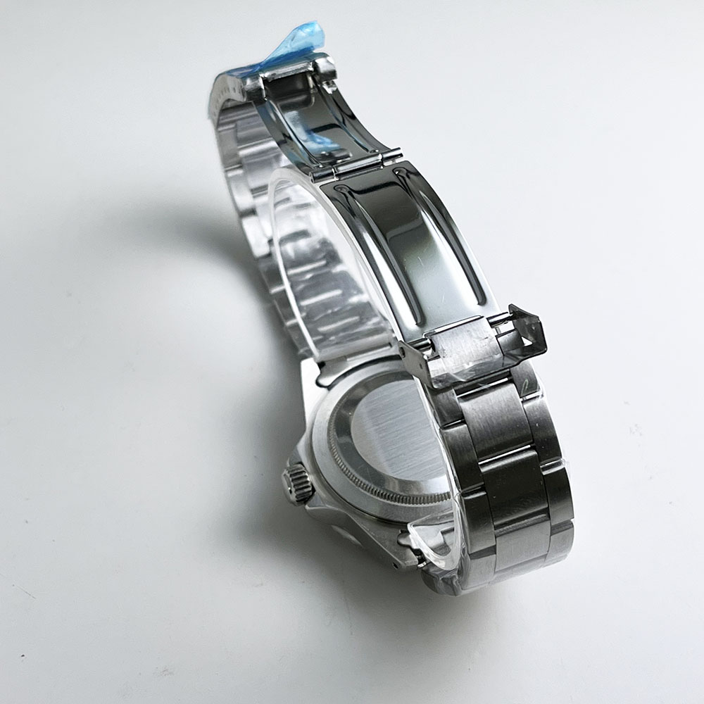 Reloj de 39 mm con Carcasa Red - Diver Watch 300M reseña y precio